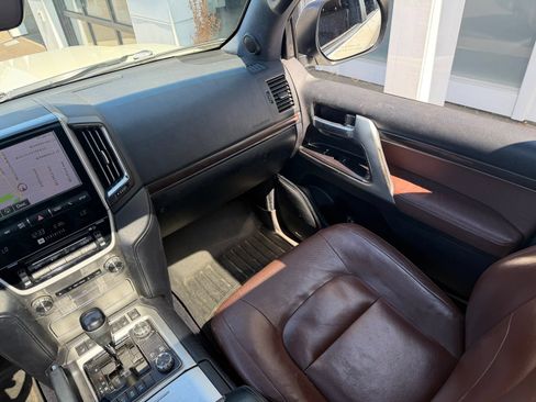 Used 2016 Toyota Land Cruiser AWD/4WD image 7