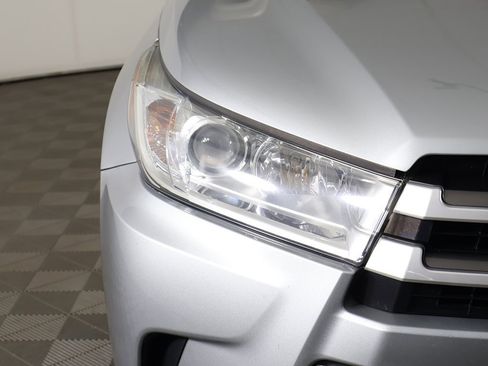 Used 2017 Toyota Highlander XLE image 15