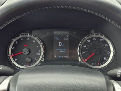 Used 2022 Toyota Highlander LE AWD/4WD image 25