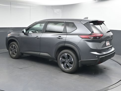 Used 2026 Nissan Rogue SV image 6