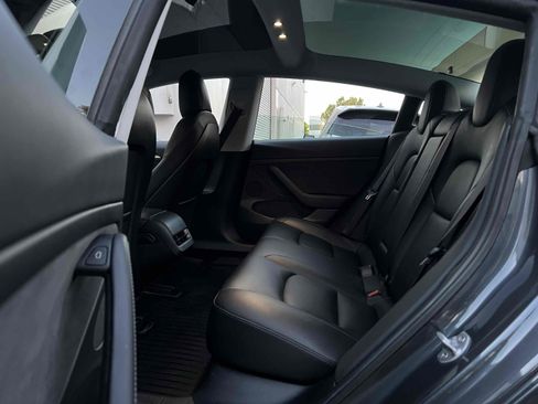 Used 2021 Tesla Model 3 Standard Range Plus image 24