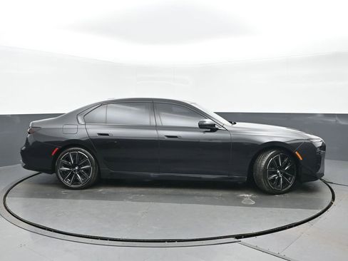 Used 2023 BMW 760i xDrive 760i xDrive w/ Luxury Rear Seating Package image 2