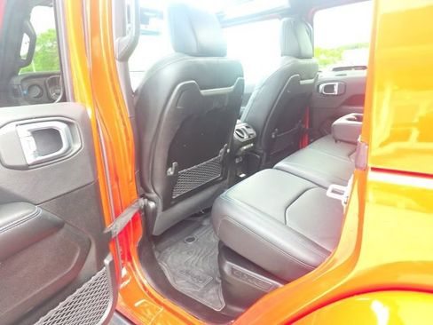 Used 2024 Jeep Wrangler Unlimited Rubicon 4xe AWD/4WD image 30