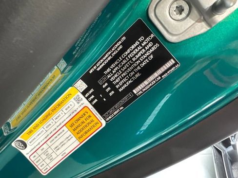 Used 2025 Aston Martin V8 Vantage Coupe image 23