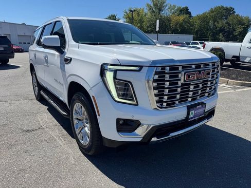 Used 2026 GMC Yukon Denali AWD/4WD image 9