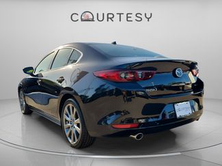Used 2022 MAZDA MAZDA3 s video 2