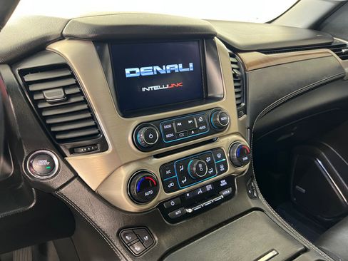 Used 2020 GMC Yukon XL Denali w/ Denali Ultimate Package image 28