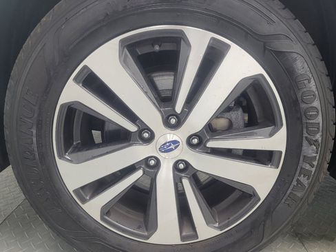 Used 2019 Subaru Outback 2.5i Limited AWD/4WD image 31