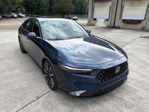 Used 2025 Honda Accord Touring image 4