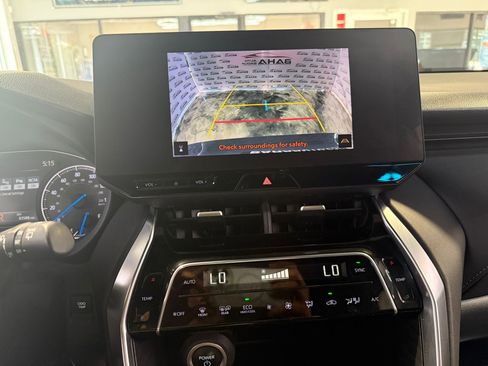 Used 2023 Toyota Venza XLE AWD/4WD image 24