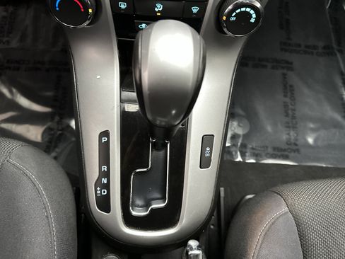 Used 2013 Chevrolet Cruze LT image 30