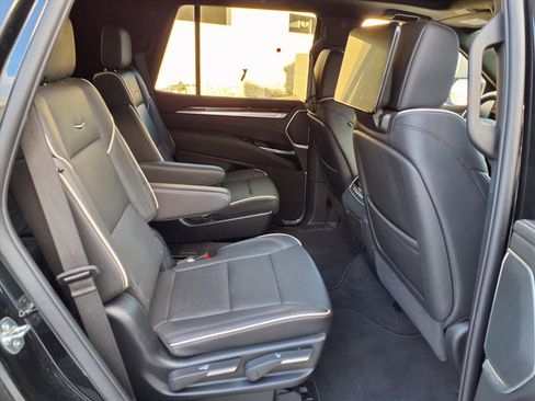 Certified 2025 Cadillac Escalade Premium Luxury image 10