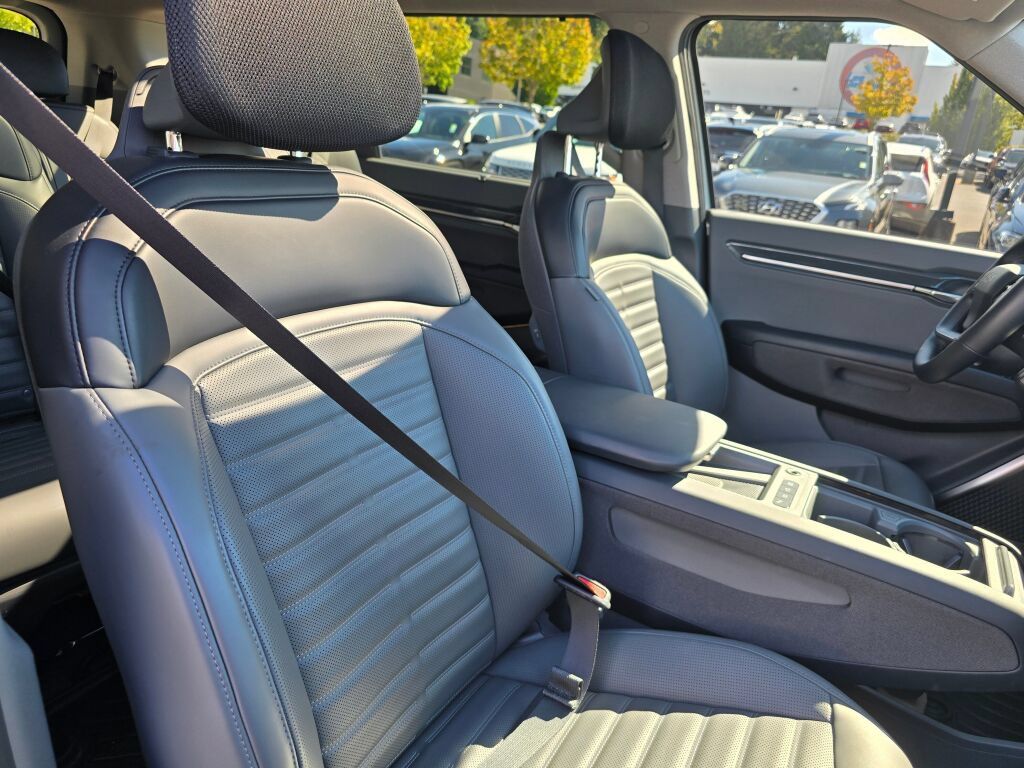 Certified 2024 Kia EV9 Land AWD/4WD image 33