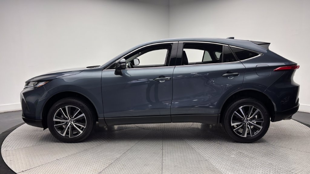 Certified 2023 Toyota Venza LE AWD/4WD image 4