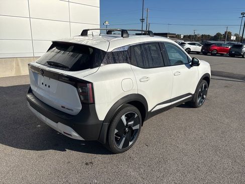 New 2025 Nissan Kicks SR w/ Illumination Package AWD/4WD image 2