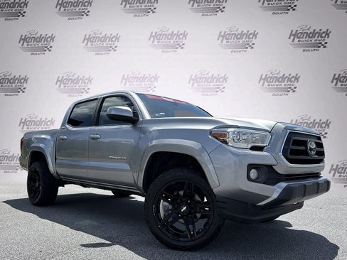 Used 2021 Toyota Tacoma SR5 w/ SR5 Appearance Package (SM) RWD image 2
