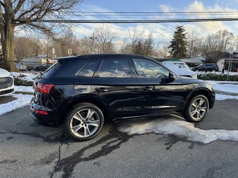 Certified 2025 Audi Q5 2.0T Premium w/ Convenience Plus Package image 4