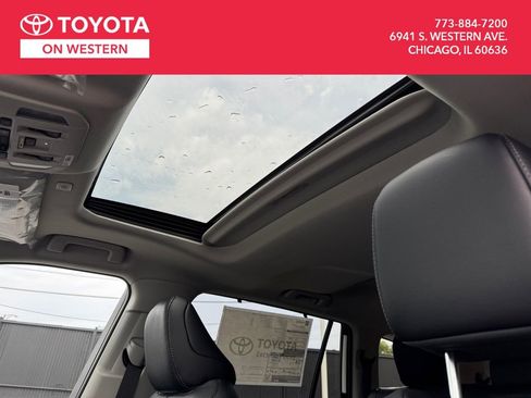 New 2025 Toyota Highlander Limited image 34