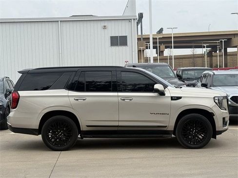 Used 2022 GMC Yukon SLT w/ SLT Premium Package image 3