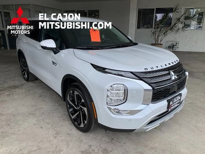 New 2025 Mitsubishi Outlander SE