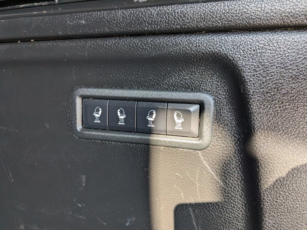Used 2025 Jeep Wagoneer L 4WD image 31