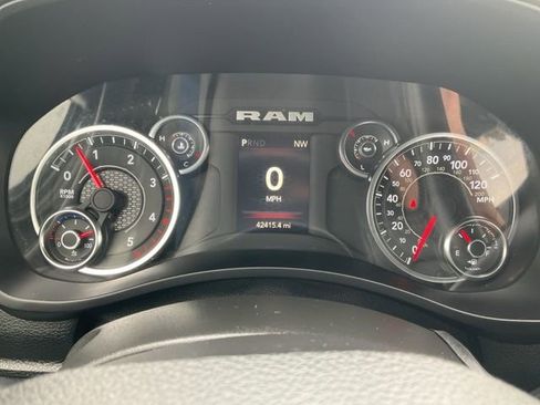 Used 2024 RAM 2500 Big Horn AWD/4WD image 4