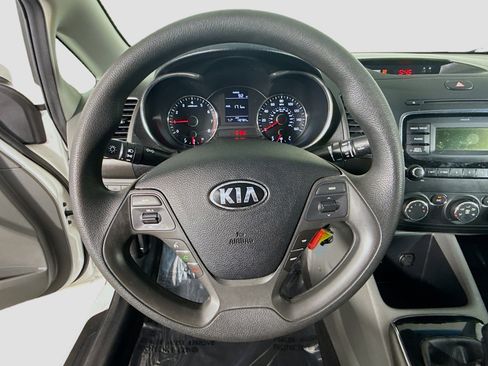 Used 2017 Kia Forte LX image 13