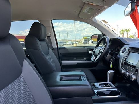 Used 2019 Toyota Tundra SR5 w/ SR5 Upgrade Package image 30