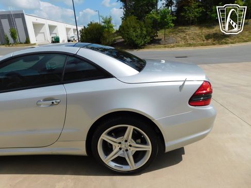 Used 2009 Mercedes-Benz SL 550 image 17