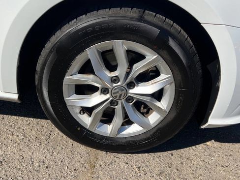 Used 2017 Volkswagen Passat 1.8T S image 29