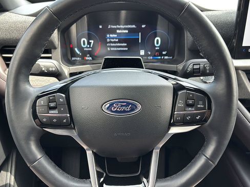 Used 2026 Ford Explorer Platinum AWD/4WD image 18