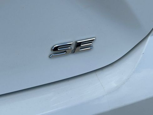 Used 2025 Toyota Camry SE w/ Convenience Package FWD image 13