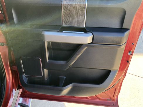 Used 2017 Ford F350 Lariat w/ Chrome Package image 10