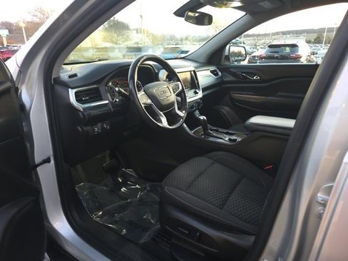 Used 2018 GMC Acadia SLE image 10