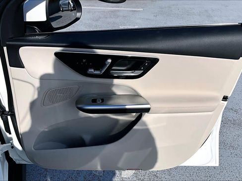 Certified 2025 Mercedes-Benz GLC 300 image 22