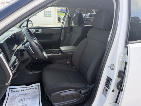 Used 2025 Hyundai Santa Fe SE FWD image 13