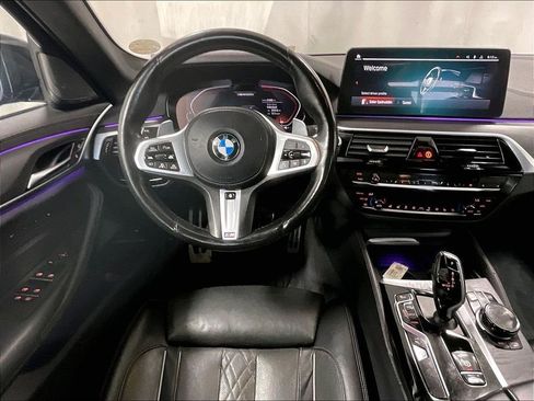 Used 2022 BMW M550i xDrive w/ Executive Package AWD/4WD image 17