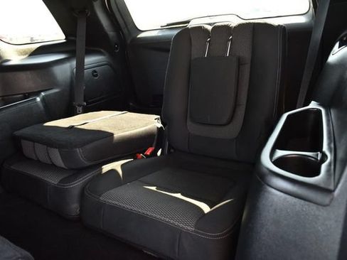 Used 2018 Ford Explorer XLT FWD image 22