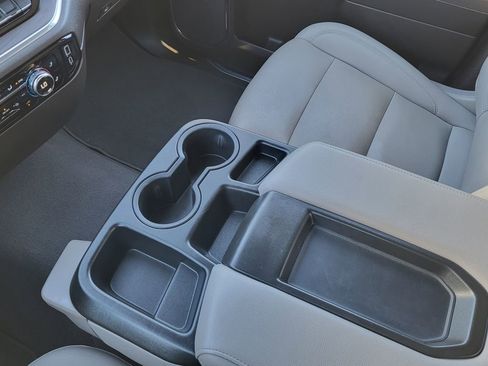 Used 2025 GMC Sierra 1500 SLT image 16