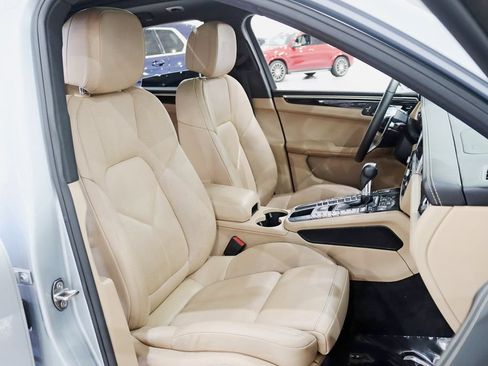 Used 2020 Porsche Macan S AWD/4WD image 25