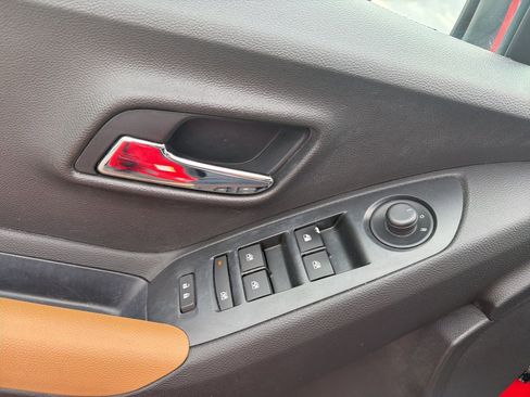 Used 2017 Chevrolet Trax Premier image 19