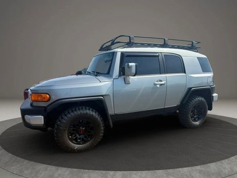 Used 2010 Toyota FJ Cruiser 4WD image 1