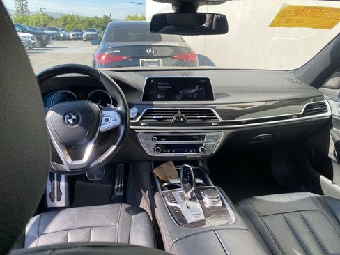 Used 2019 BMW 740i w/ M Sport Package RWD image 12