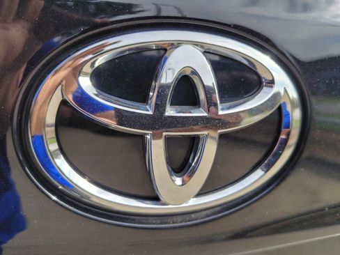 Used 2023 Toyota Highlander XLE AWD/4WD image 8