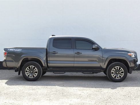 Used 2022 Toyota Tacoma TRD Sport w/ Black Out Package (TMS) AWD/4WD image 6