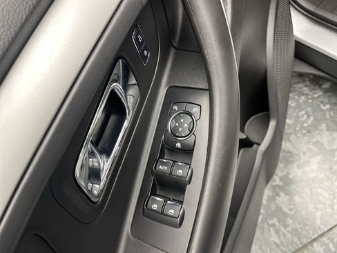 Used 2017 Ford Taurus SEL w/ Equipment Group 201A image 8