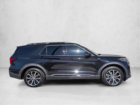 Used 2025 Ford Explorer ST-Line image 4