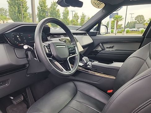Used 2025 Land Rover Range Rover Sport SE AWD/4WD image 11
