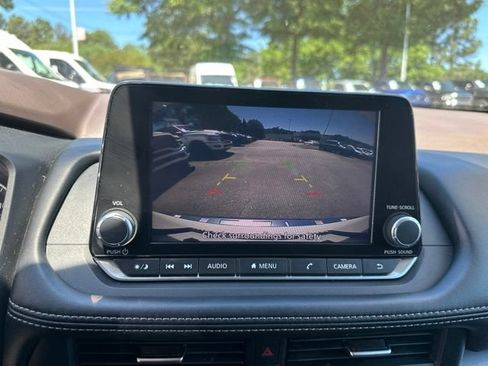 Used 2023 Nissan Rogue SV w/ SV Premium B Package FWD image 44