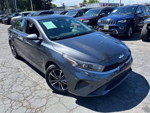 Used 2023 Kia Forte LXS FWD image 2